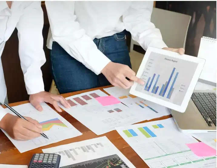 Financial reports dashboard for a housing society